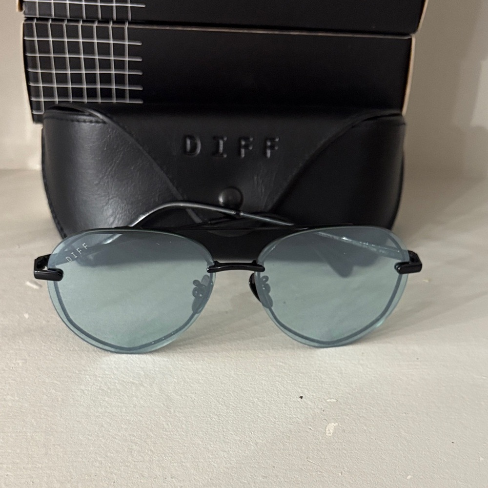 DIFF Lenox XS Sunglasses
